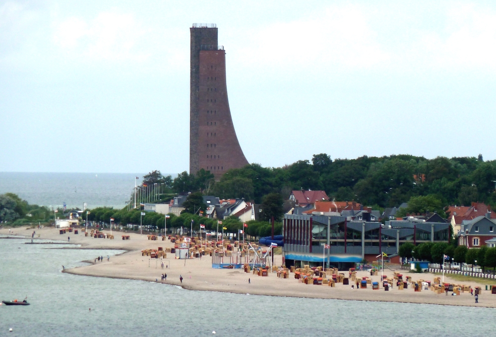 Laboe, Strand und Meerwasser Hallenbad, Marine Ehrenmal und U-Boot-Museum U-995